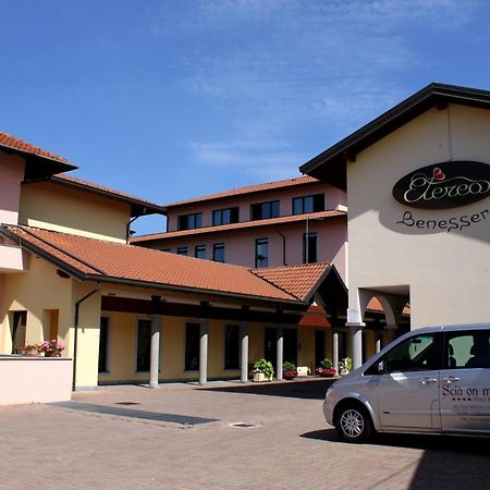 Hotel Scia' On Martin Buscate Zewnętrze zdjęcie