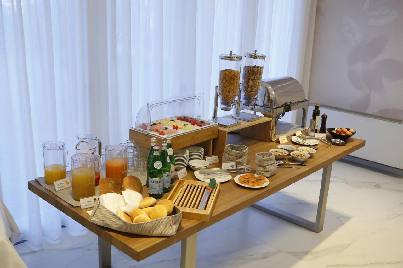 Hotel Scia' On Martin Buscate Zewnętrze zdjęcie