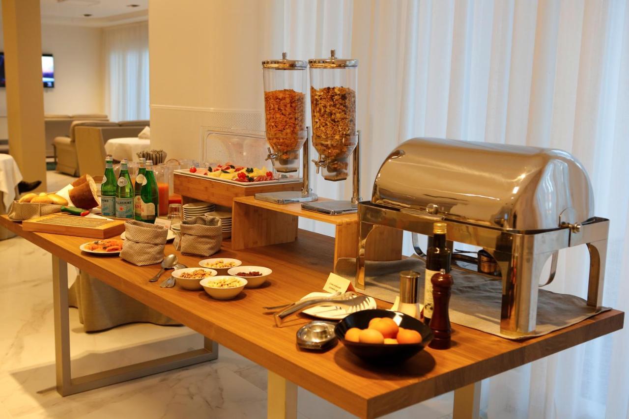 Hotel Scia' On Martin Buscate Zewnętrze zdjęcie