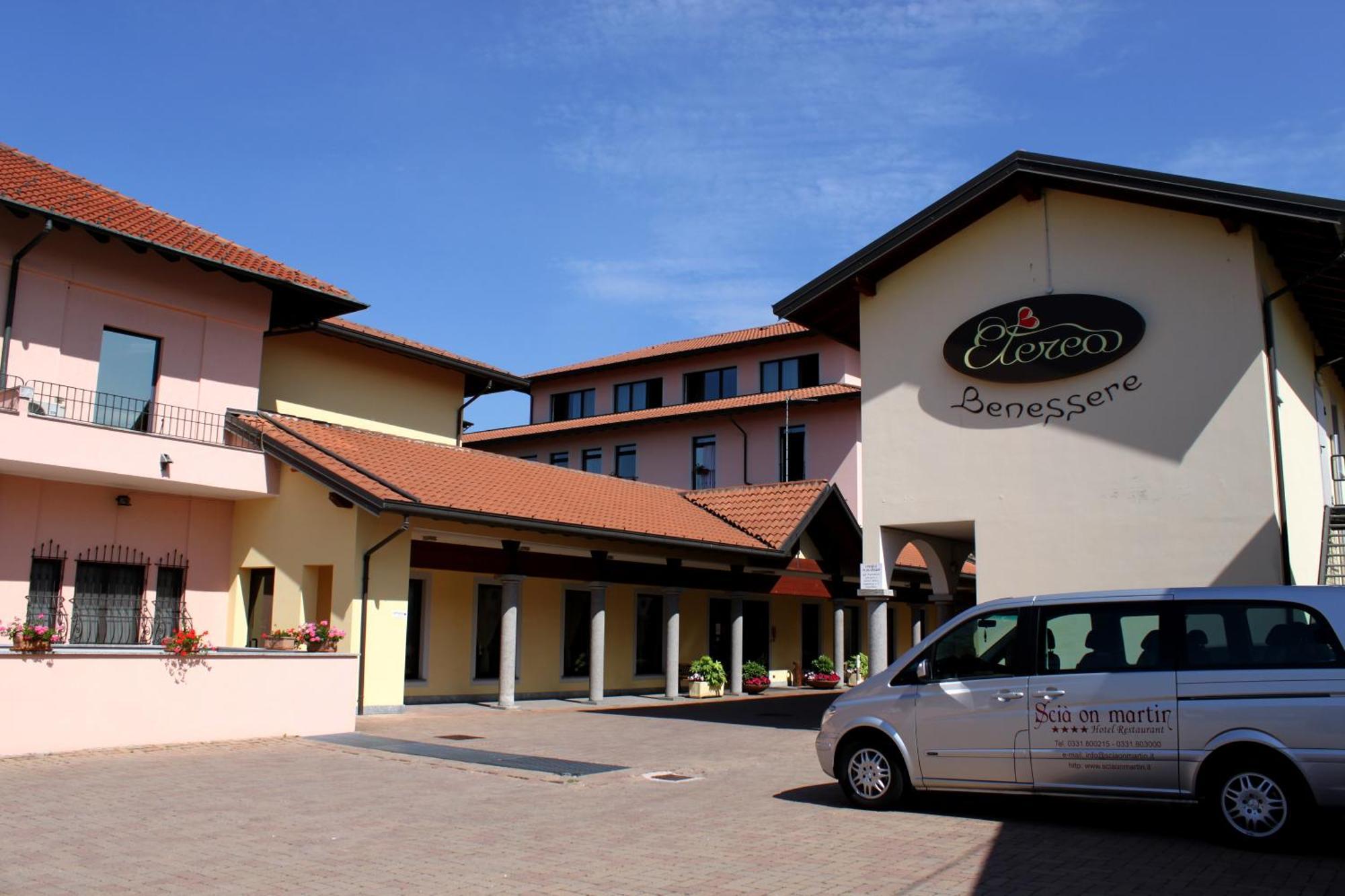 Hotel Scia' On Martin Buscate Zewnętrze zdjęcie