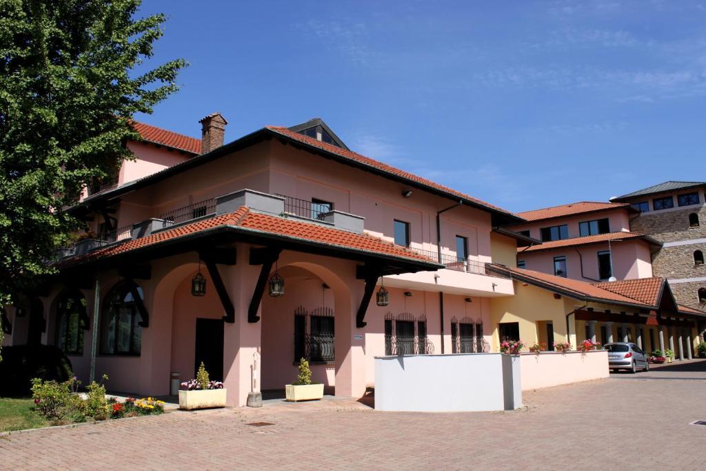 Hotel Scia' On Martin Buscate Zewnętrze zdjęcie