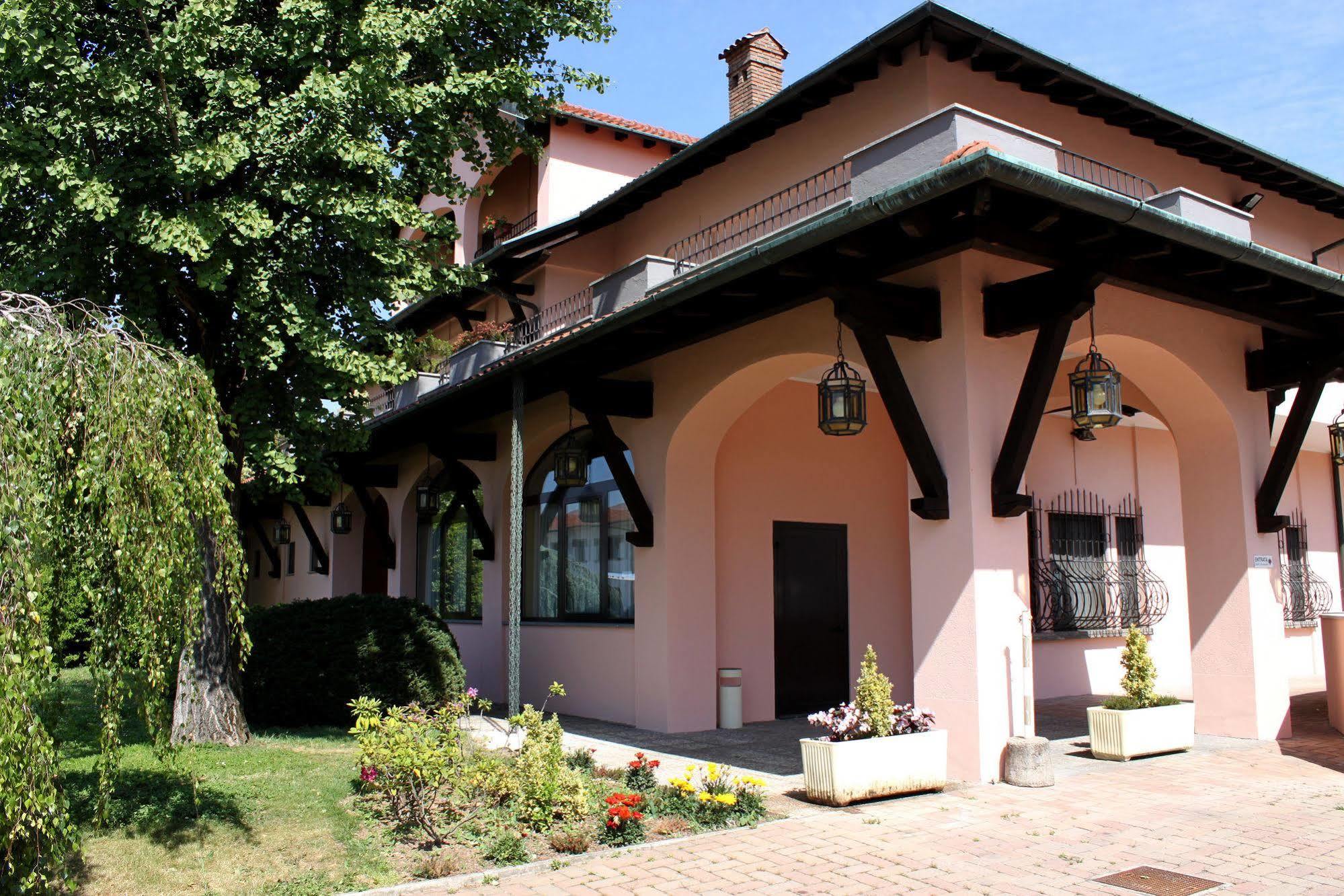 Hotel Scia' On Martin Buscate Zewnętrze zdjęcie