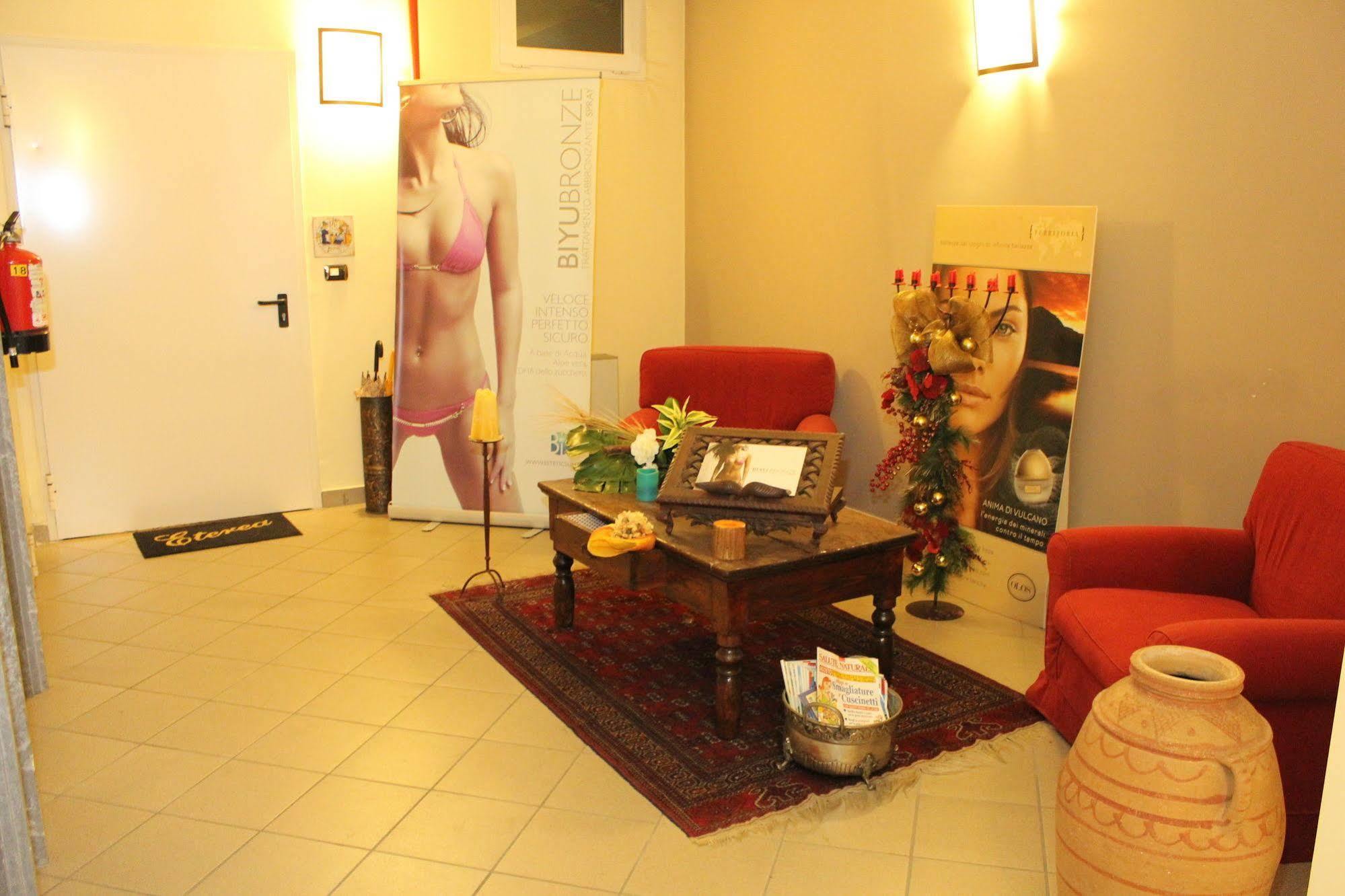 Hotel Scia' On Martin Buscate Zewnętrze zdjęcie