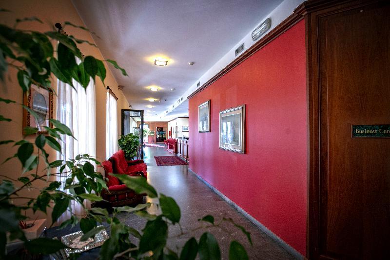 Hotel Scia' On Martin Buscate Zewnętrze zdjęcie