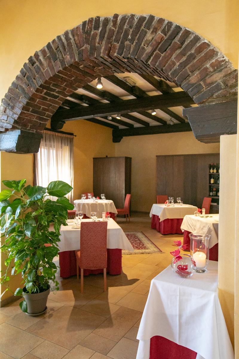 Hotel Scia' On Martin Buscate Zewnętrze zdjęcie