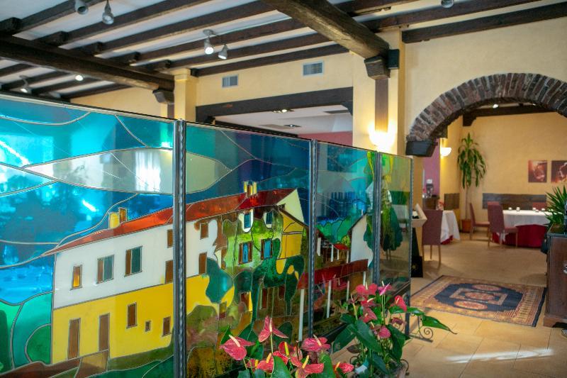Hotel Scia' On Martin Buscate Zewnętrze zdjęcie