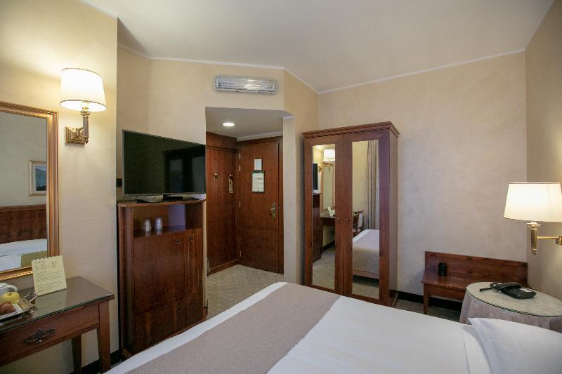 Hotel Scia' On Martin Buscate Zewnętrze zdjęcie